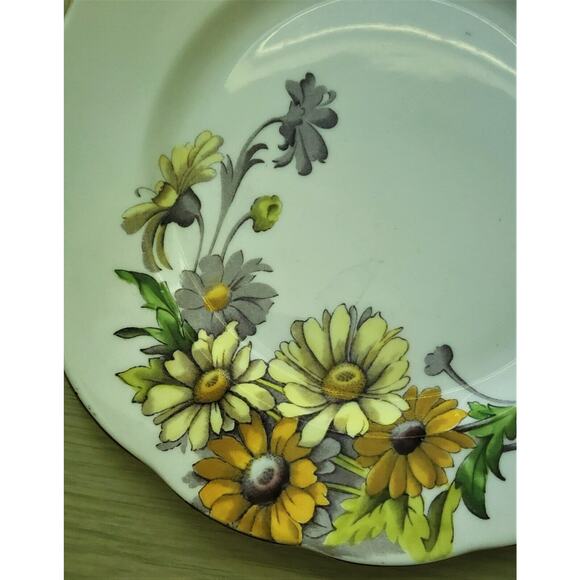 PLATES-SALAD/DESSERT-ROYAL ALBERT-Flower of the Month-No. 4 Daisy-Replacement - Picture 5 of 8